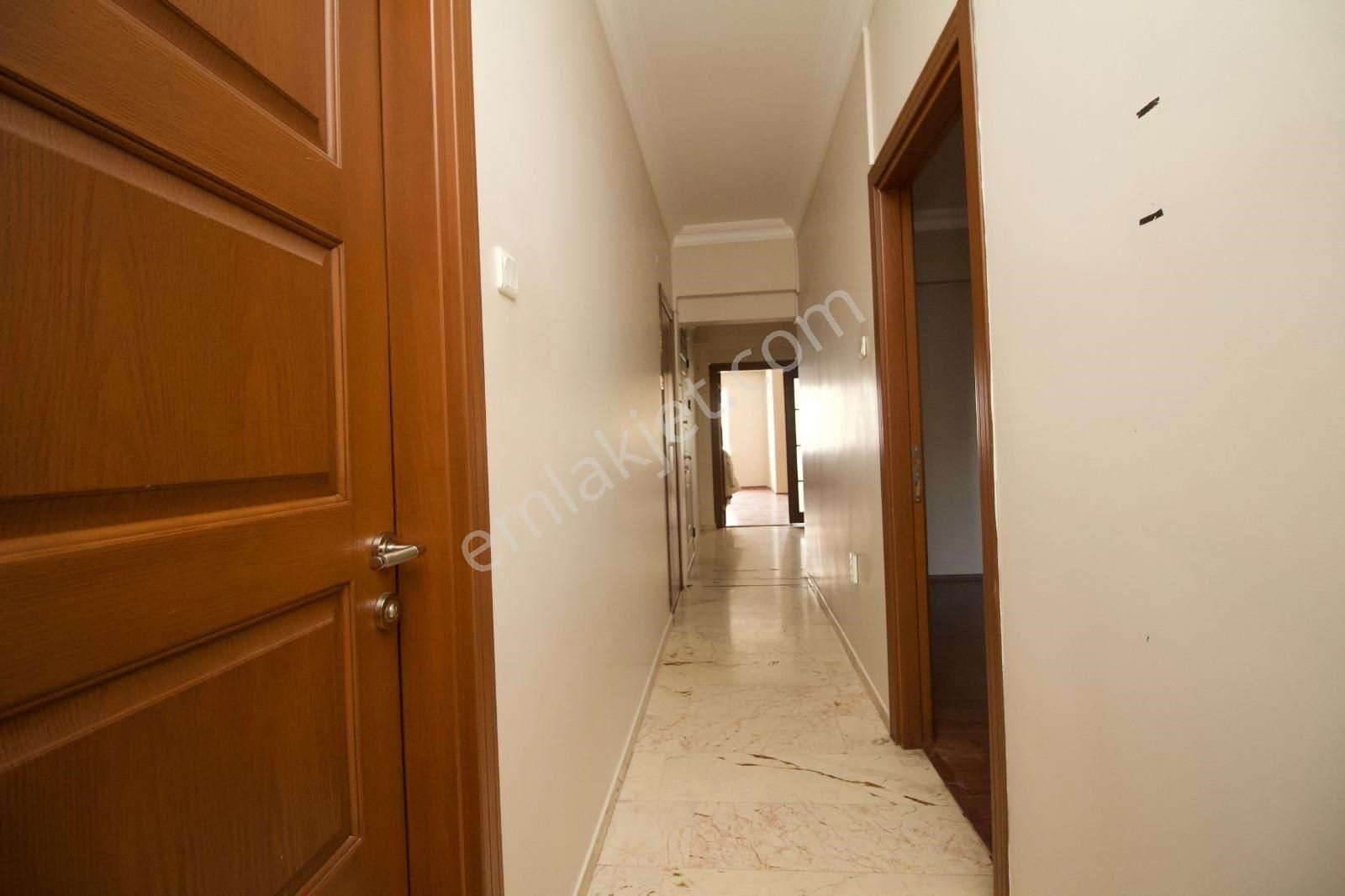 Poyraz'dan Kozyatağında Prestijli Binada Balkonlu 105 M2 Net 3+1 - Görsel 31