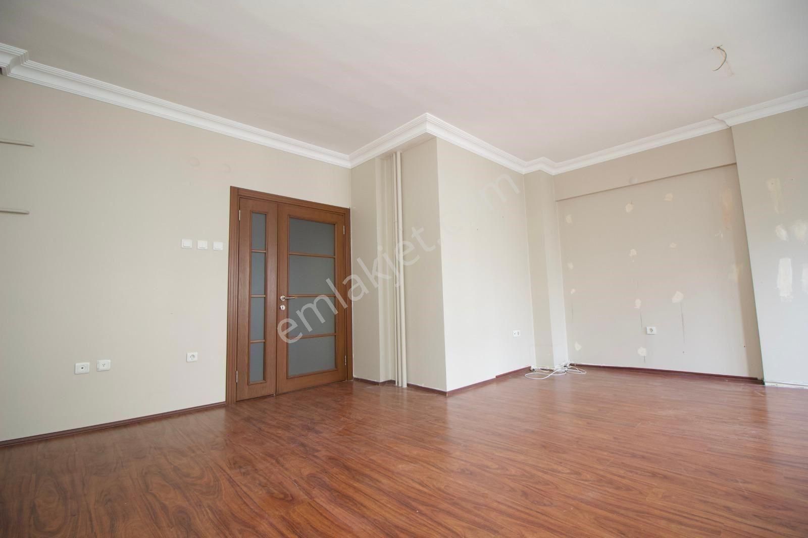 Poyraz'dan Kozyatağında Prestijli Binada Balkonlu 105 M2 Net 3+1 - Görsel 9