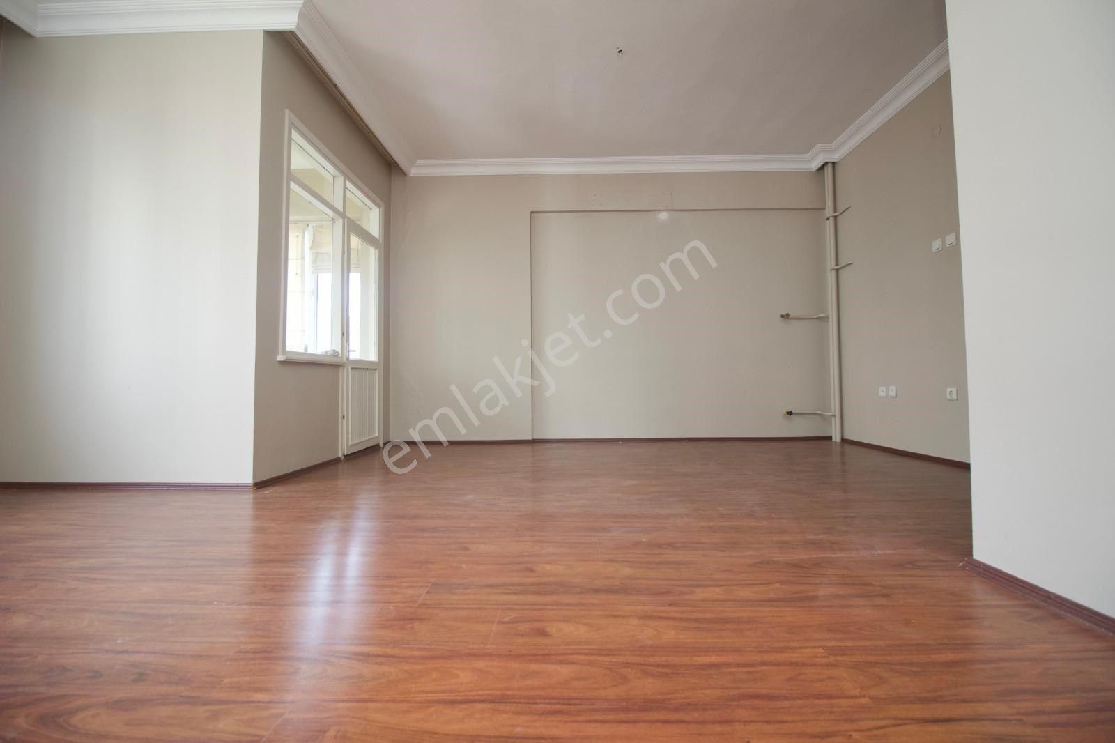 Poyraz'dan Kozyatağında Prestijli Binada Balkonlu 105 M2 Net 3+1 - Görsel 34