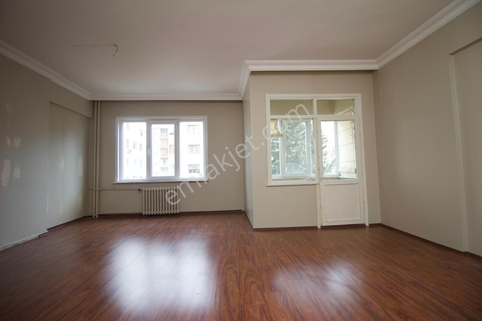 Poyraz'dan Kozyatağında Prestijli Binada Balkonlu 105 M2 Net 3+1 - Görsel 4