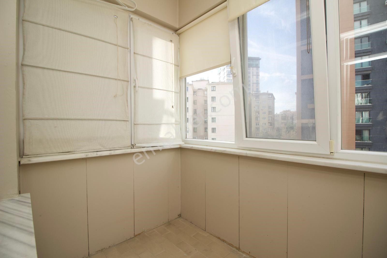 Poyraz'dan Kozyatağında Prestijli Binada Balkonlu 105 M2 Net 3+1 - Görsel 28