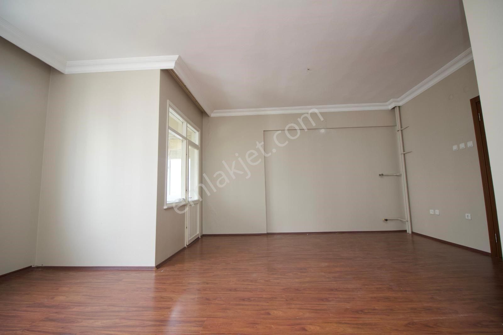 Poyraz'dan Kozyatağında Prestijli Binada Balkonlu 105 M2 Net 3+1 - Görsel 10