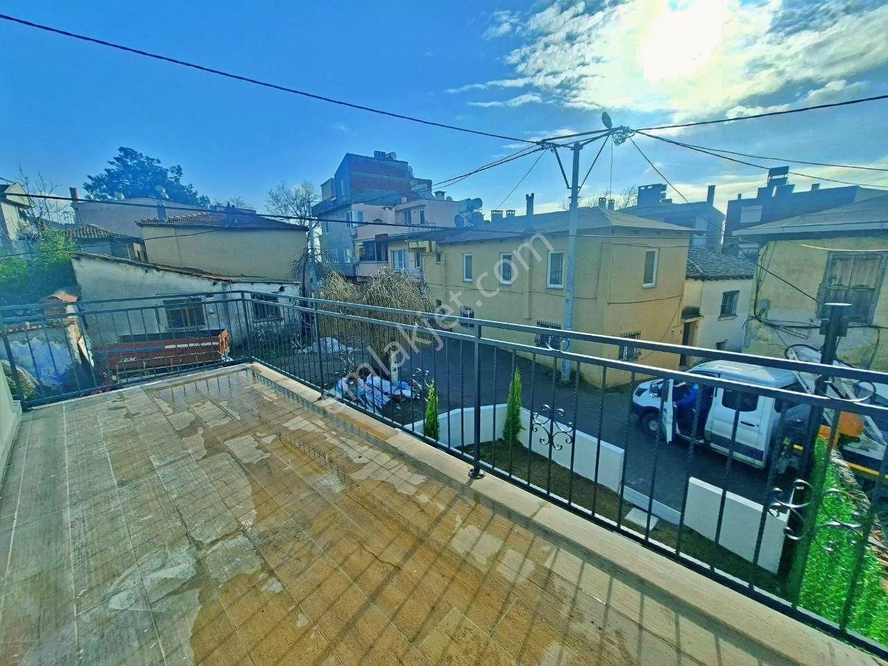 Uytundan Akçay Kızılkeçilide Mustakil Bahçeli Yenilenmiş Köy Evi - Görsel 29