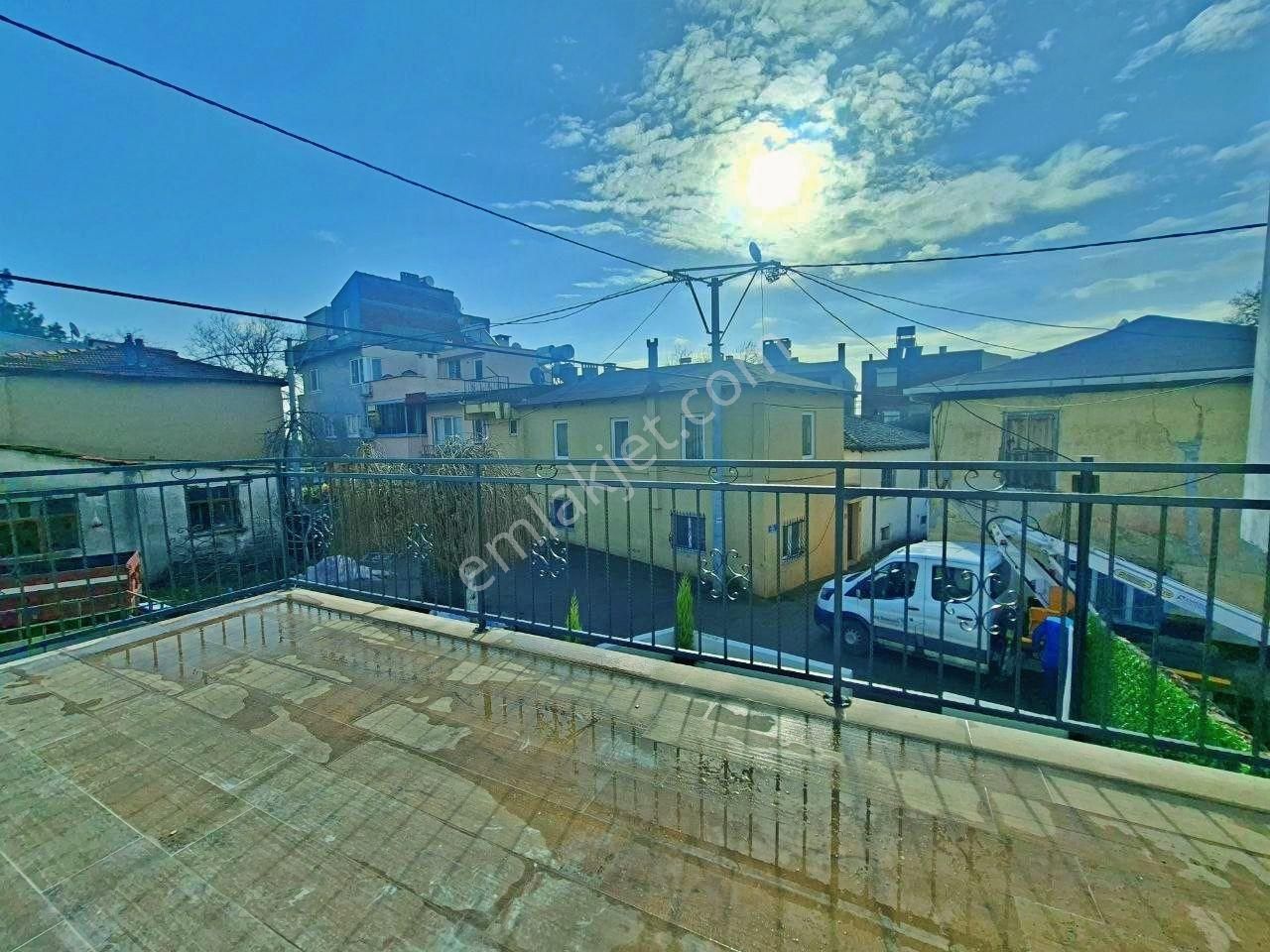 Uytundan Akçay Kızılkeçilide Mustakil Bahçeli Yenilenmiş Köy Evi - Görsel 32