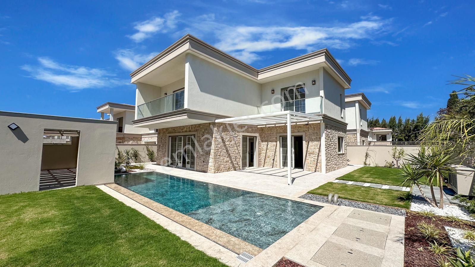 Denize 150 Metre | Yeni Yapı | Tek Müstakil | 4+1 | Özel Havuzlu - Görsel 2