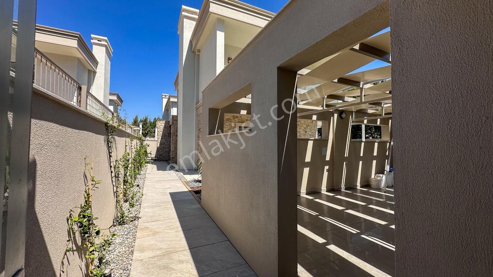 Denize 150 Metre | Yeni Yapı | Tek Müstakil | 4+1 | Özel Havuzlu - Görsel 6