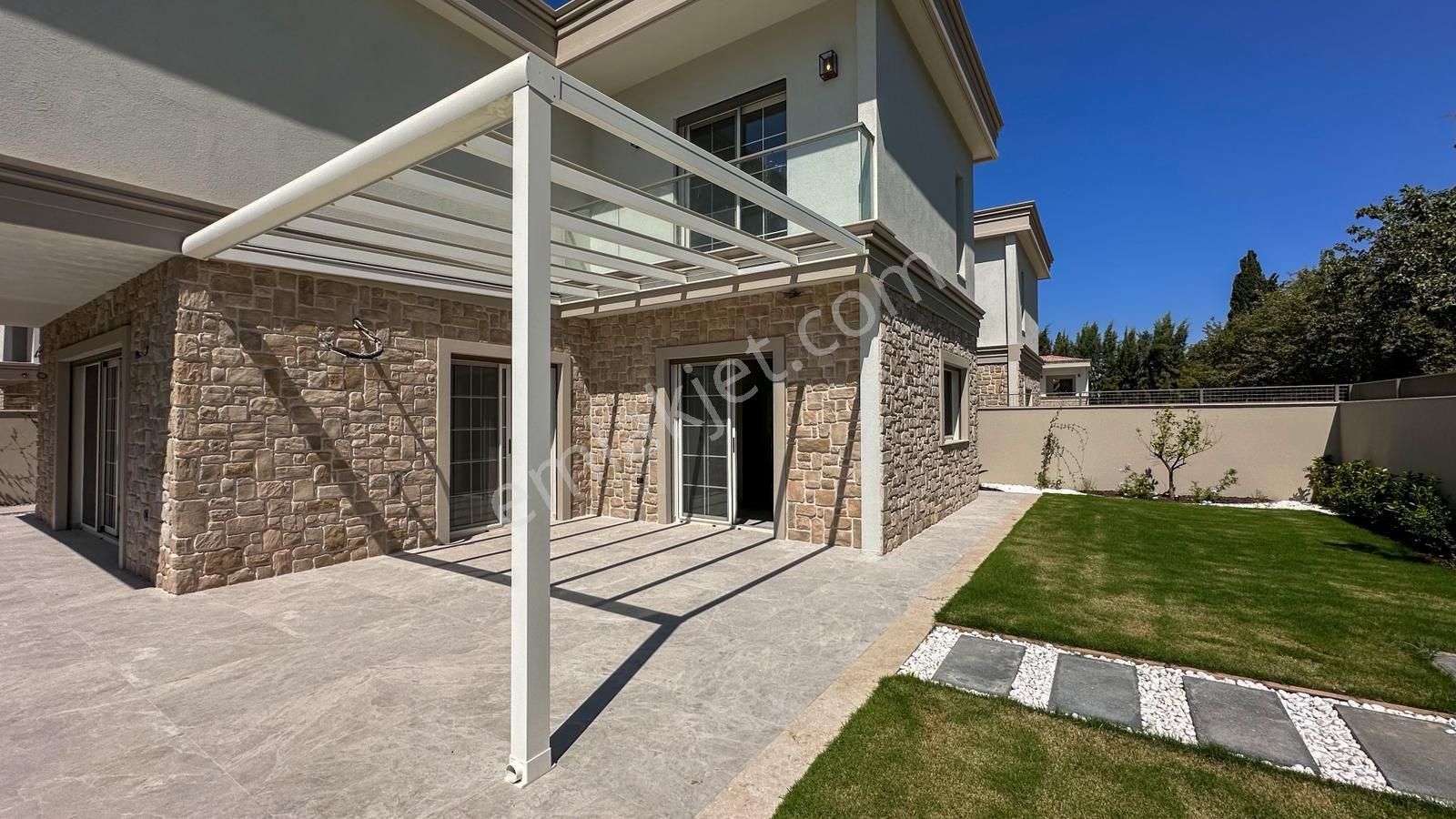 Denize 150 Metre | Yeni Yapı | Tek Müstakil | 4+1 | Özel Havuzlu - Görsel 5