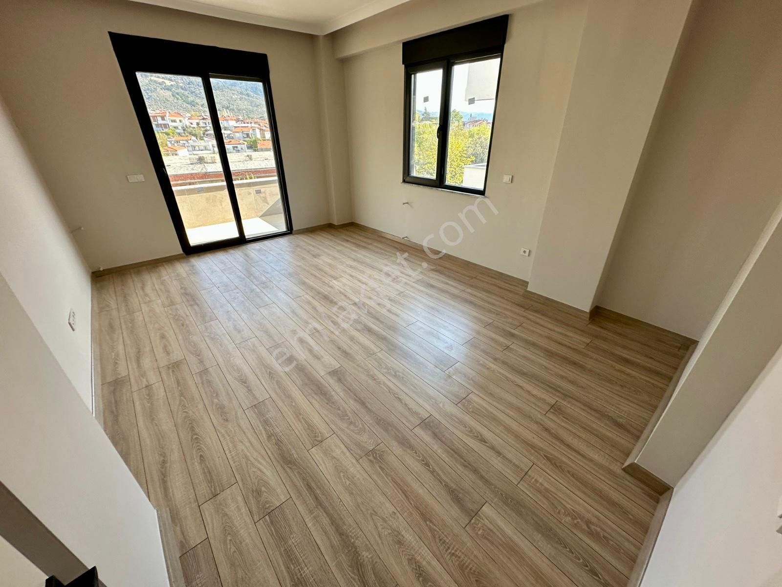 🏡 Referans'tan Güre'de Doğa Manzaralı Bahçe Kullanımlı 3+1 Dubleks - Görsel 18