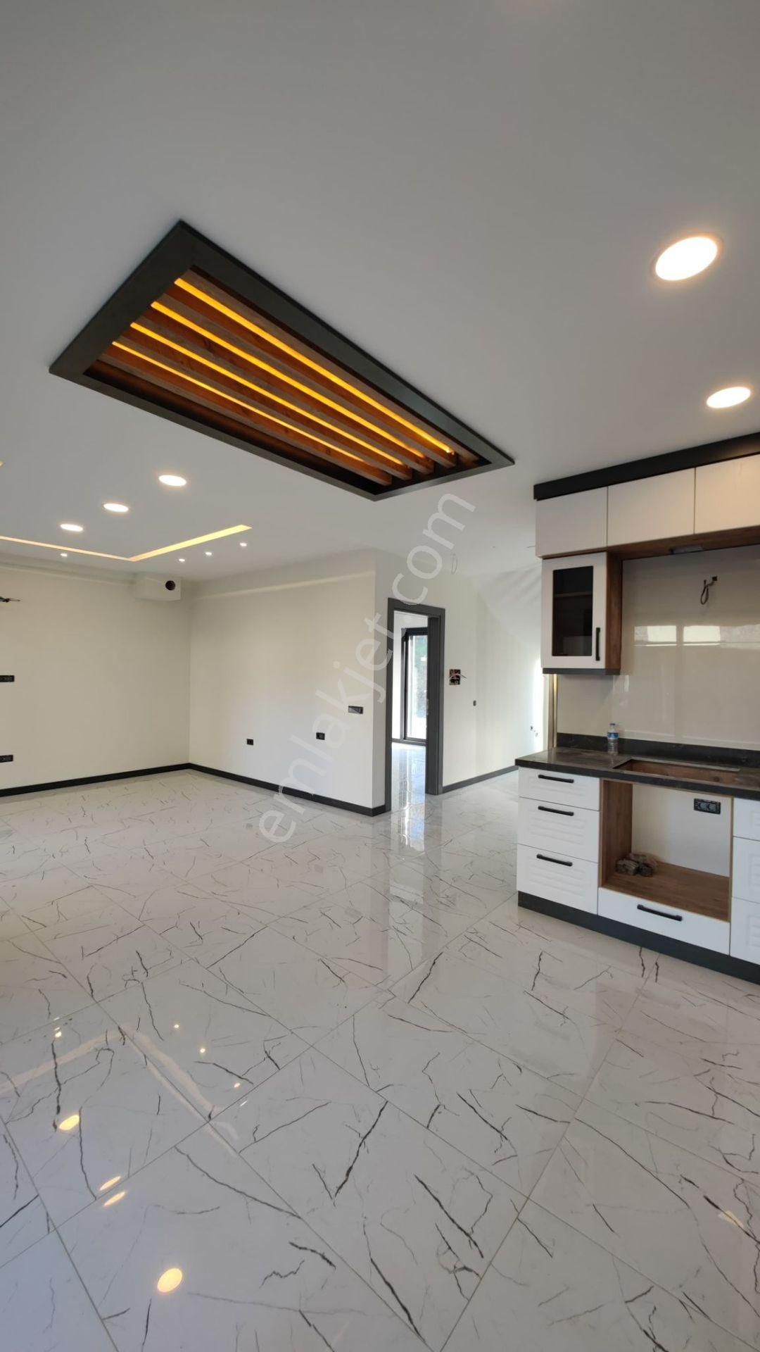 Kuşadası Avmler Bölgesinde 4+1 350m2 Arsa İçinde Özel Havuzlu Satılık Villa - Görsel 5