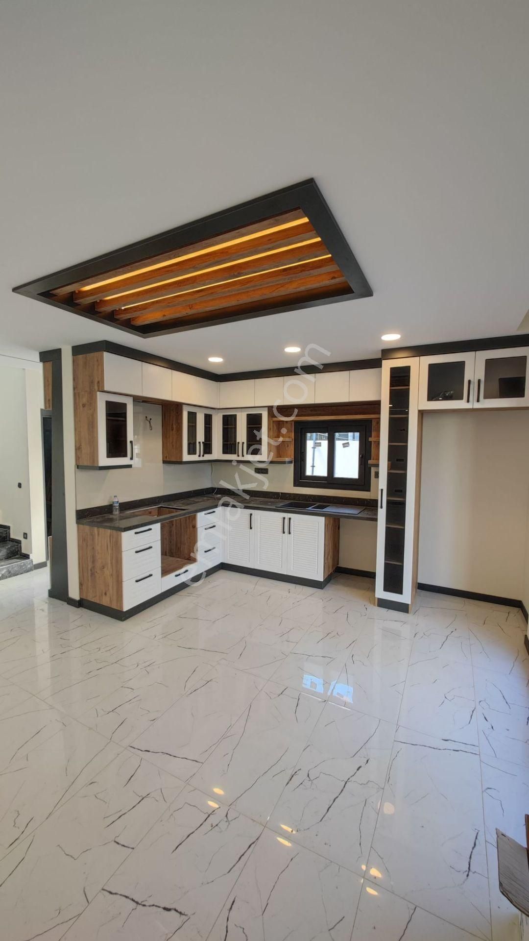 Kuşadası Avmler Bölgesinde 4+1 350m2 Arsa İçinde Özel Havuzlu Satılık Villa - Görsel 6