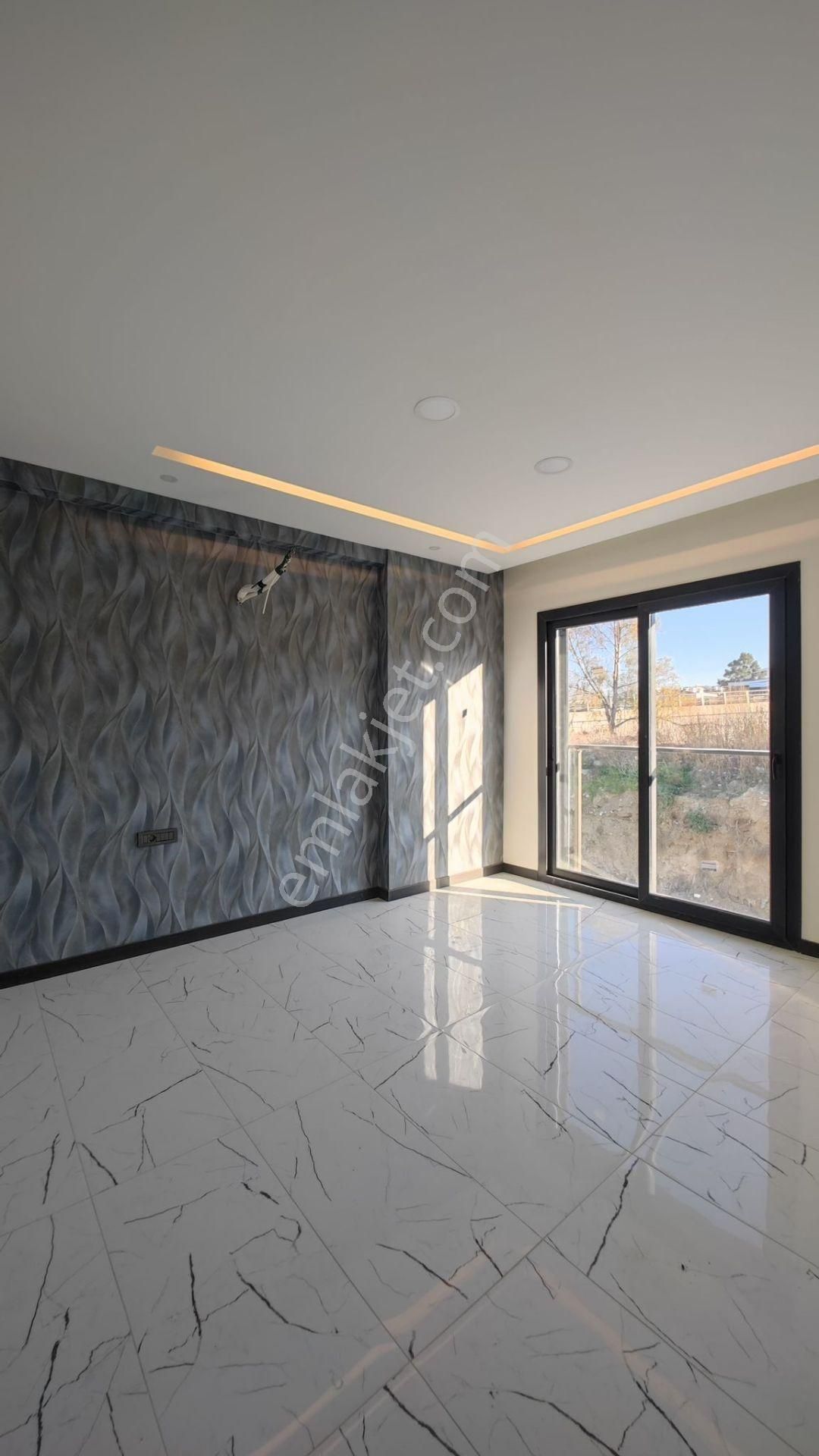 Kuşadası Avmler Bölgesinde 4+1 350m2 Arsa İçinde Özel Havuzlu Satılık Villa - Görsel 15