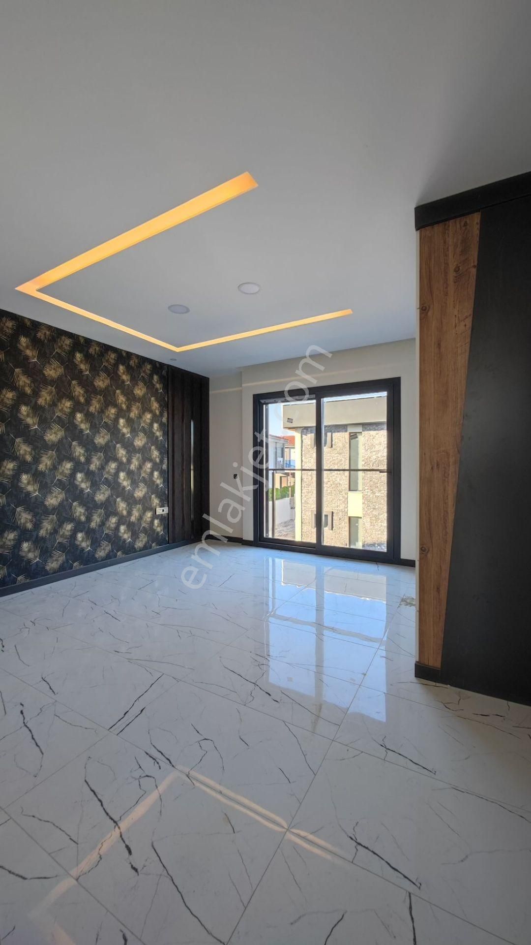 Kuşadası Avmler Bölgesinde 4+1 350m2 Arsa İçinde Özel Havuzlu Satılık Villa - Görsel 17