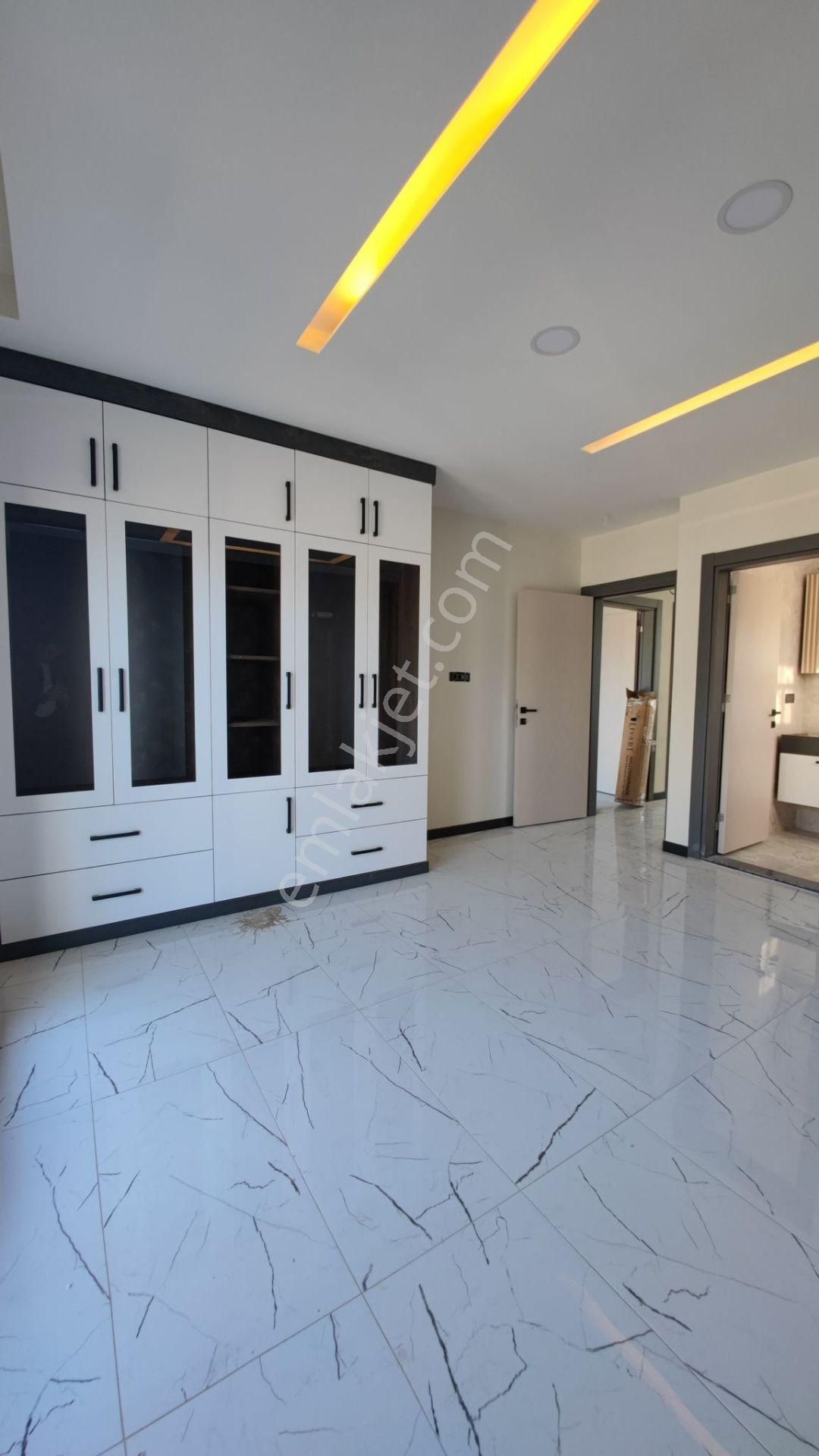 Kuşadası Avmler Bölgesinde 4+1 350m2 Arsa İçinde Özel Havuzlu Satılık Villa - Görsel 22