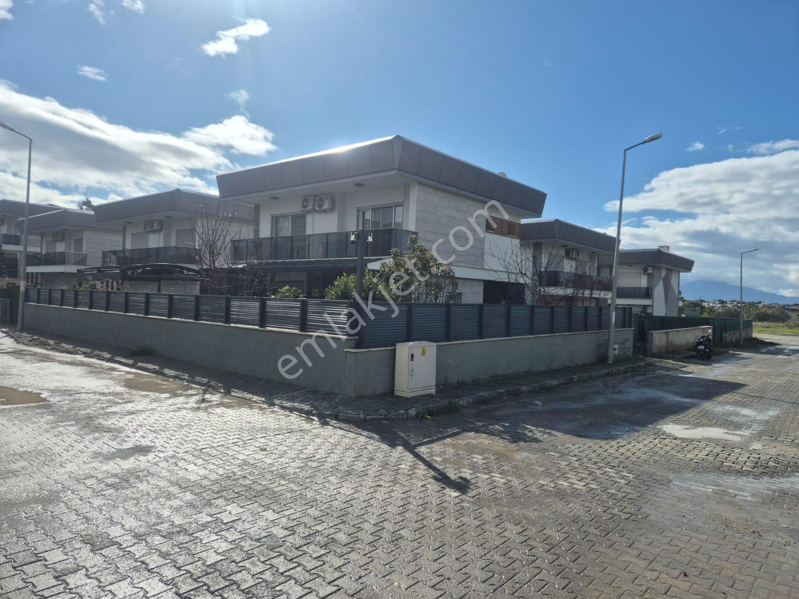 Kuşadası K.denizi Özel Havuzlu Tek Müstakil - Görsel 3