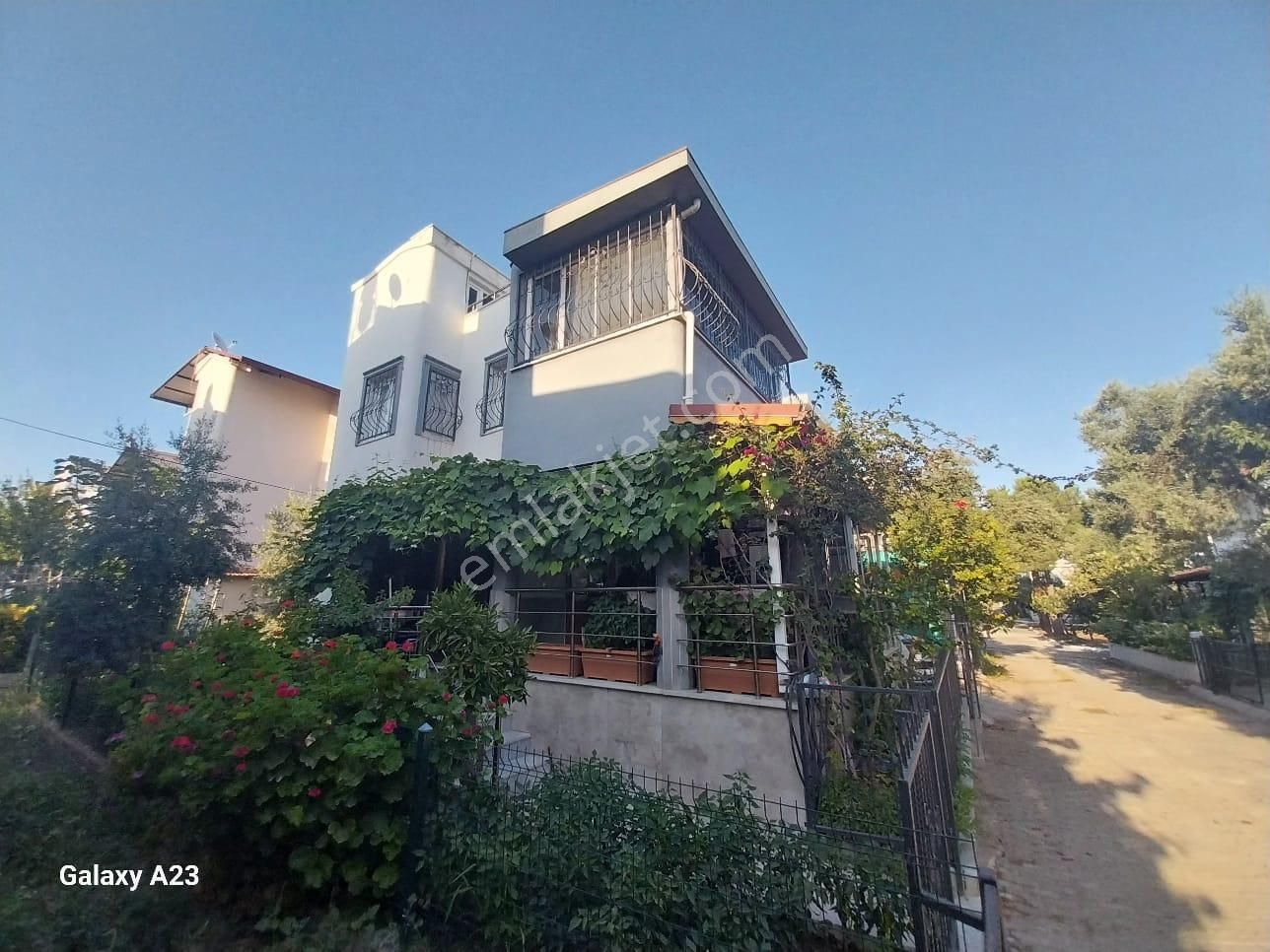 Kuşadası Sahilde,oto Garajlı 4+1 Satılık Müstakil Villa - Görsel 3