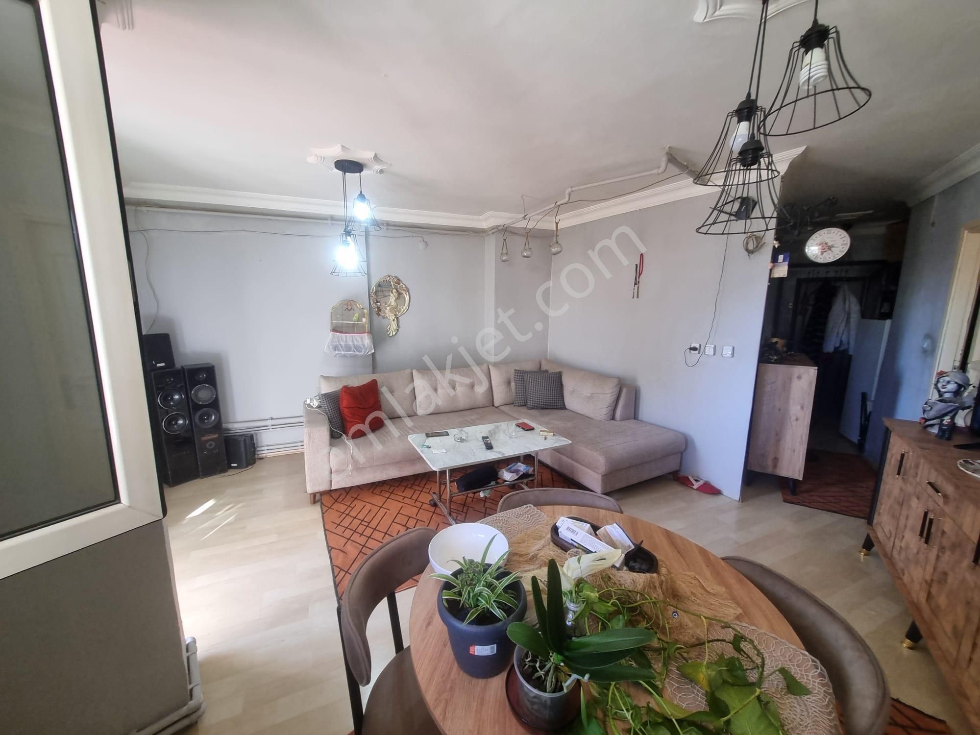 Oryaştan Ataşehir K.bakkalköy Kastelli Bloklarında 75m2 2+1 Daire