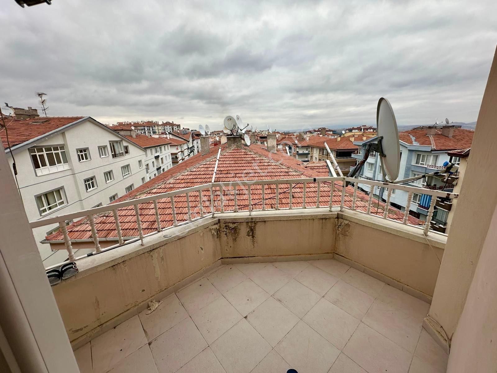 Pars'tan Osmanagazi Cadde Üzeri Katta Masrafsız 3+1 - Görsel 24