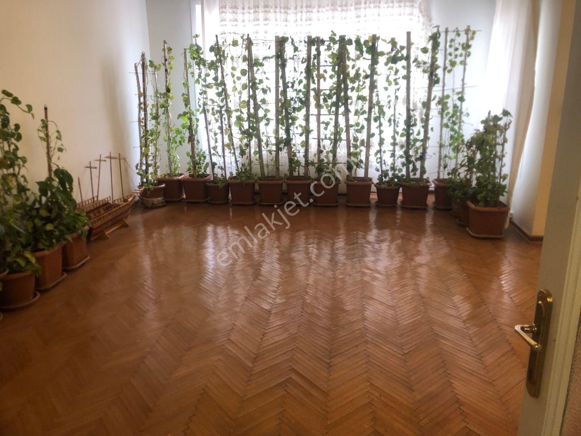 Kavaklıkta Satlık Daire 4+1 Kat 1 - Görsel 5