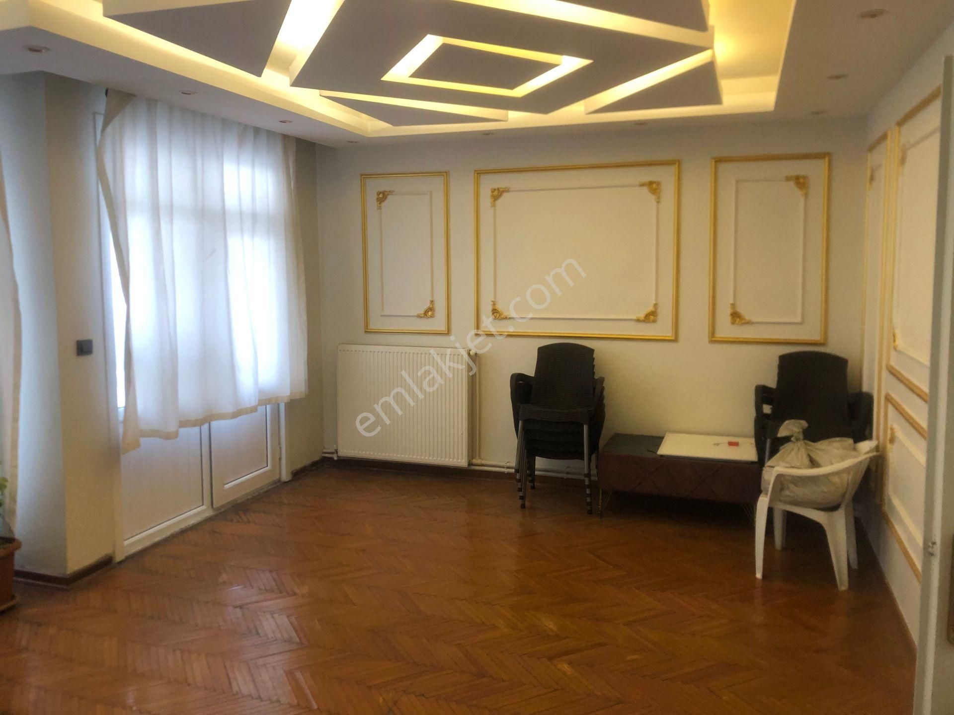 Kavaklıkta Satlık Daire 4+1 Kat 1