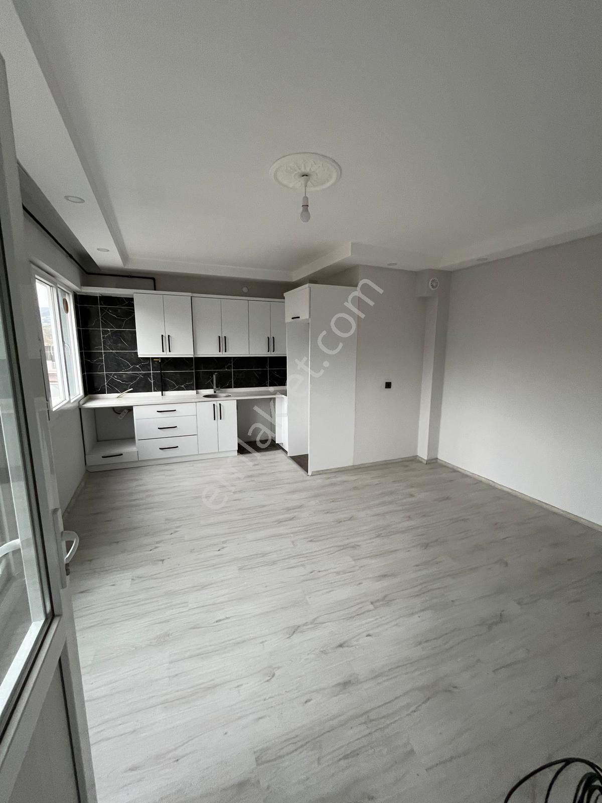 Söke Yenicami'de Yerden Isıtmalı, Ara Kat Sıfır 2+1 Daire - Görsel 23