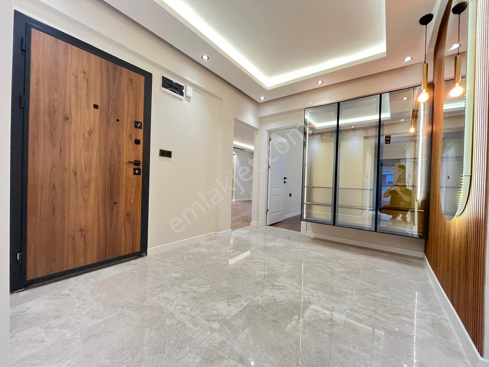 Balçova Ata Caddesin'de Asansörlü Ultra Lüx Satılık 3+1 Daire - Görsel 18