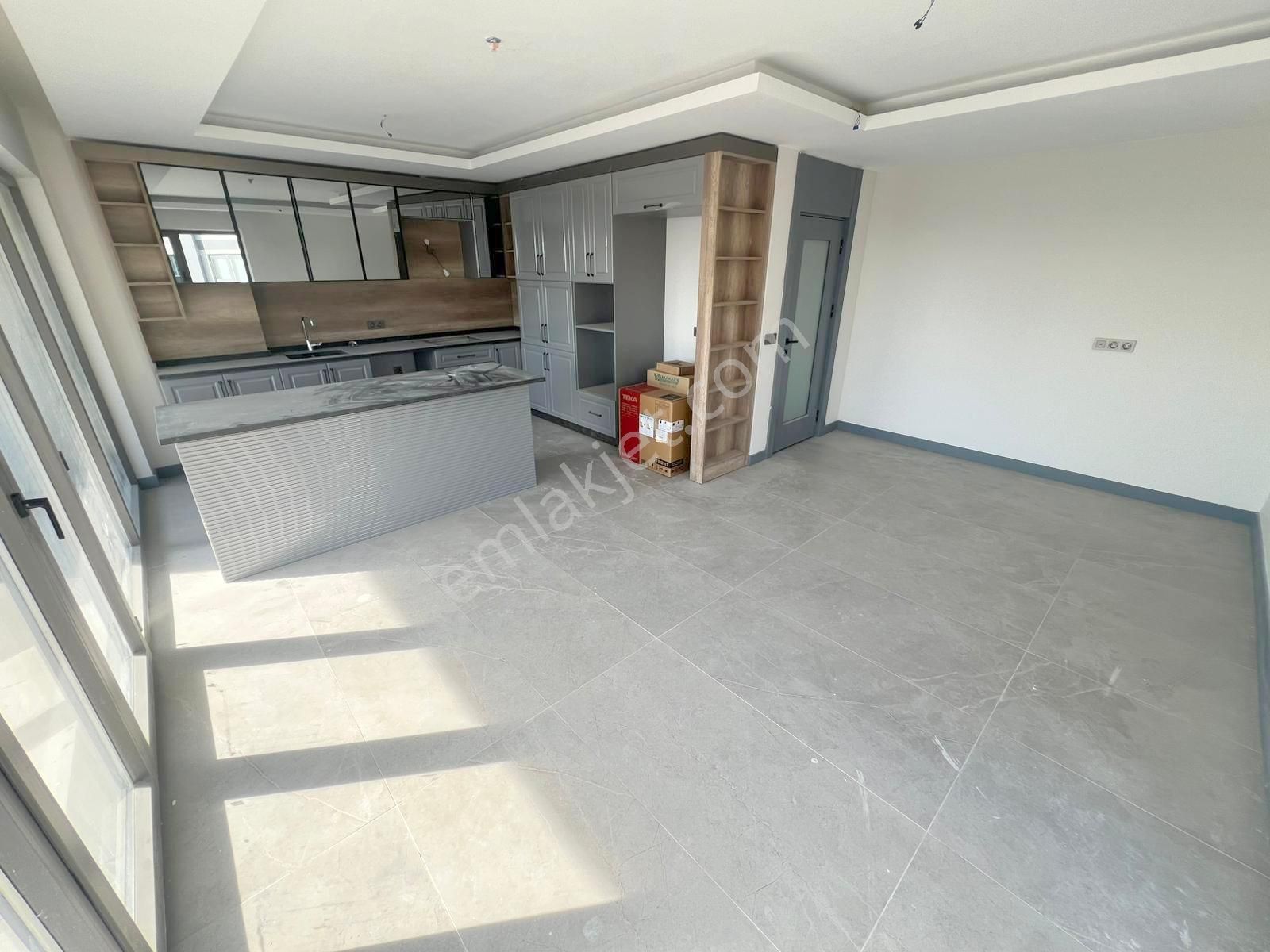 Şafak'tan Pozitif Panorama'da Yüksek Kat-g.odası-e.banyo-güney!