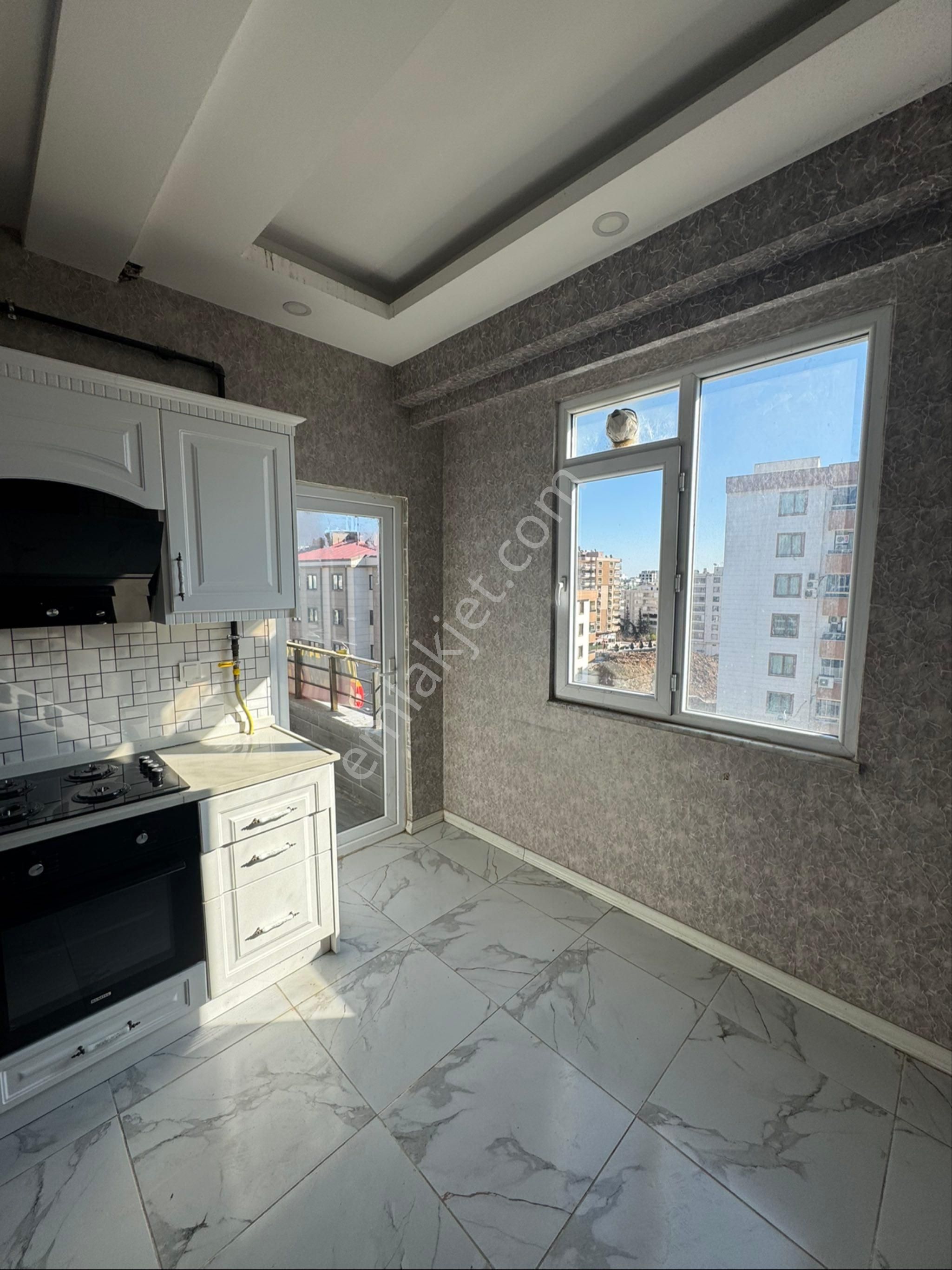 Emsalsiz Go Petrol Arkası 2+1 - Görsel 9