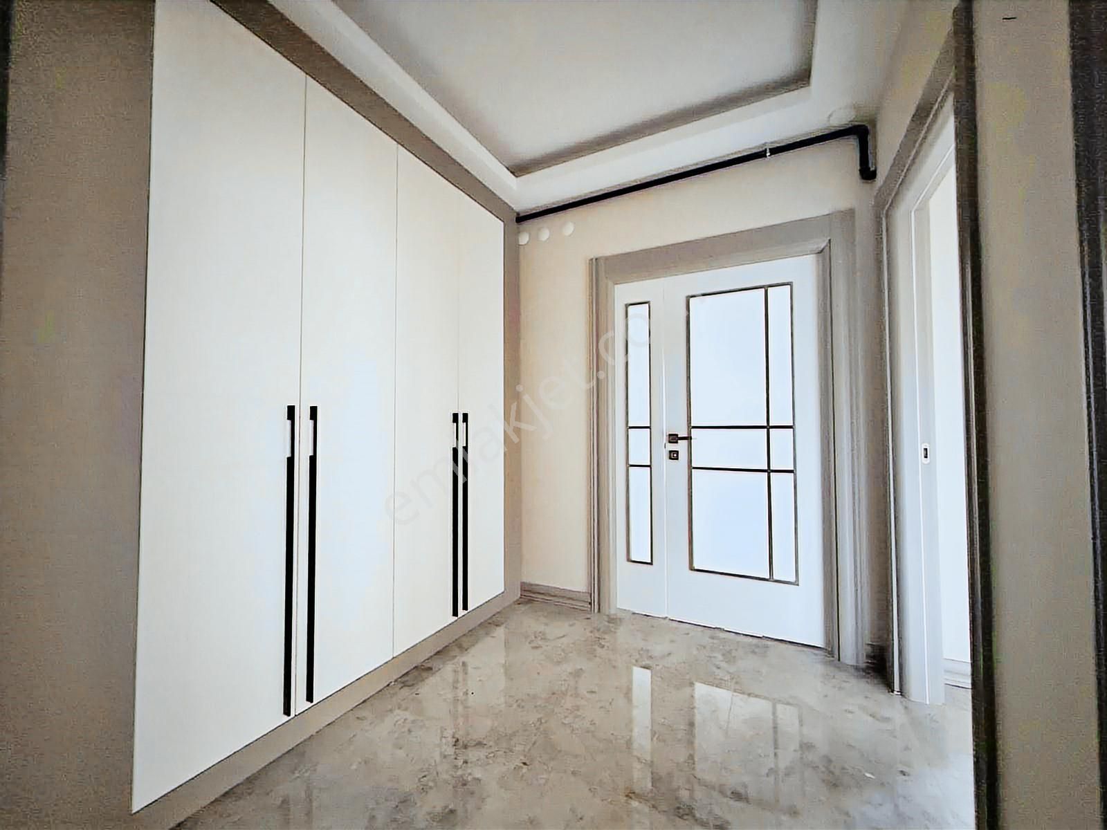 Yuvam'dan Ön Cephe İşçilik Harikası Giyinme Odalı Mega Lüks 3+1 - Görsel 9