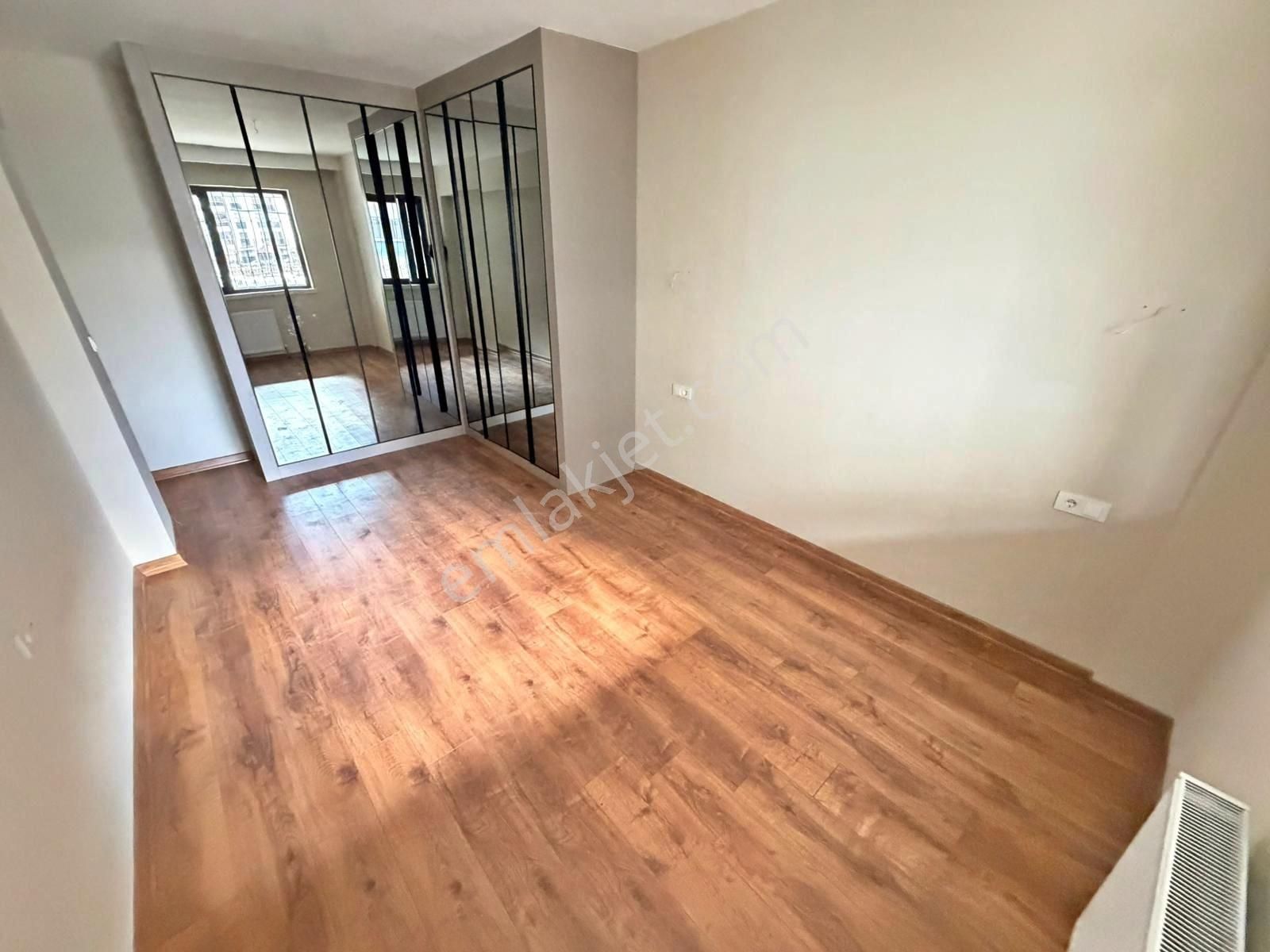 Yuvam'dan Ön Cephe İşçilik Harikası Giyinme Odalı Mega Lüks 3+1 - Görsel 30