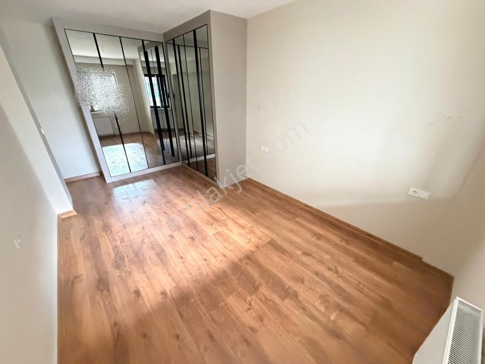 Yuvam'dan Ön Cephe İşçilik Harikası Giyinme Odalı Mega Lüks 3+1 - Görsel 18