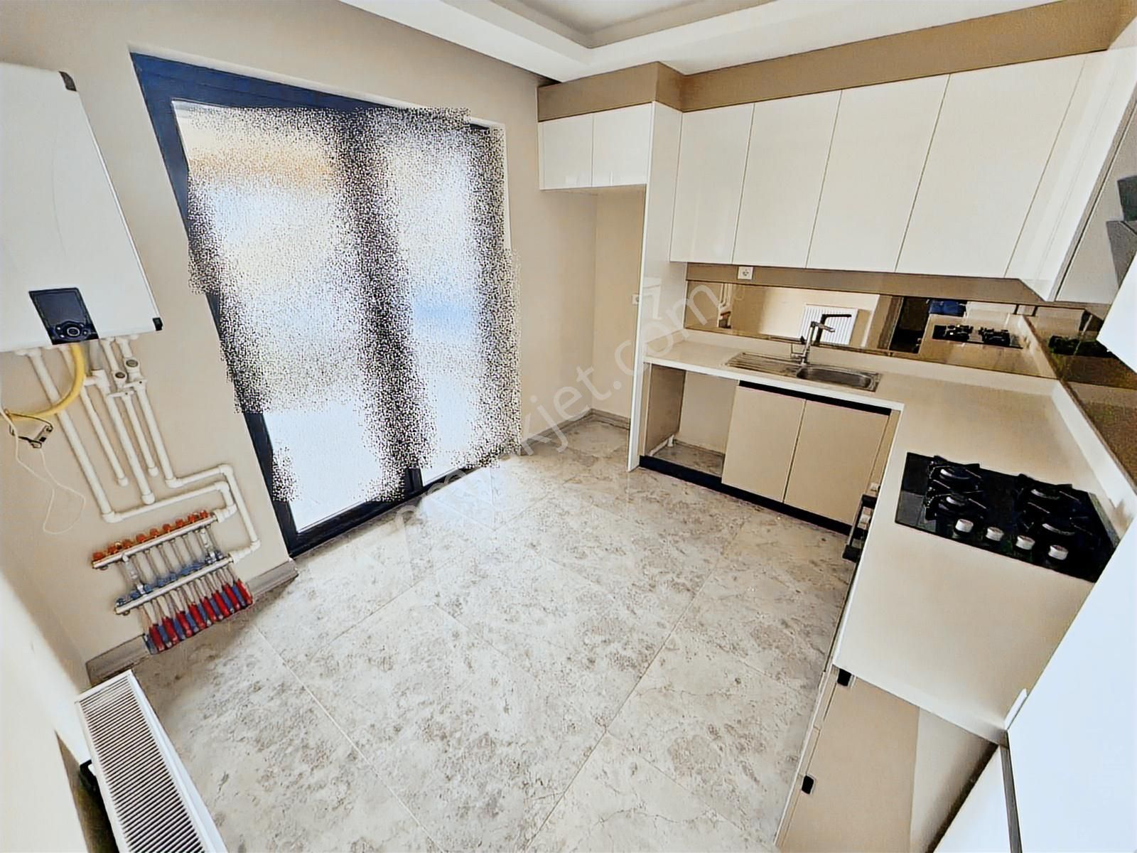 Yuvam'dan Ön Cephe İşçilik Harikası Giyinme Odalı Mega Lüks 3+1 - Görsel 12