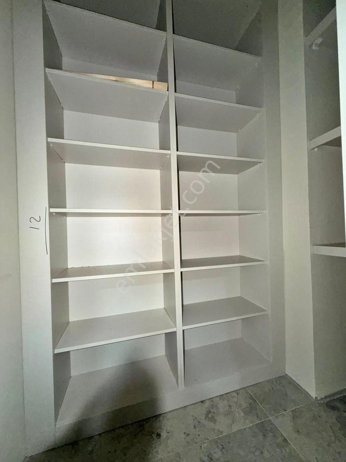 Yuvam'dan Ön Cephe İşçilik Harikası Giyinme Odalı Mega Lüks 3+1 - Görsel 11