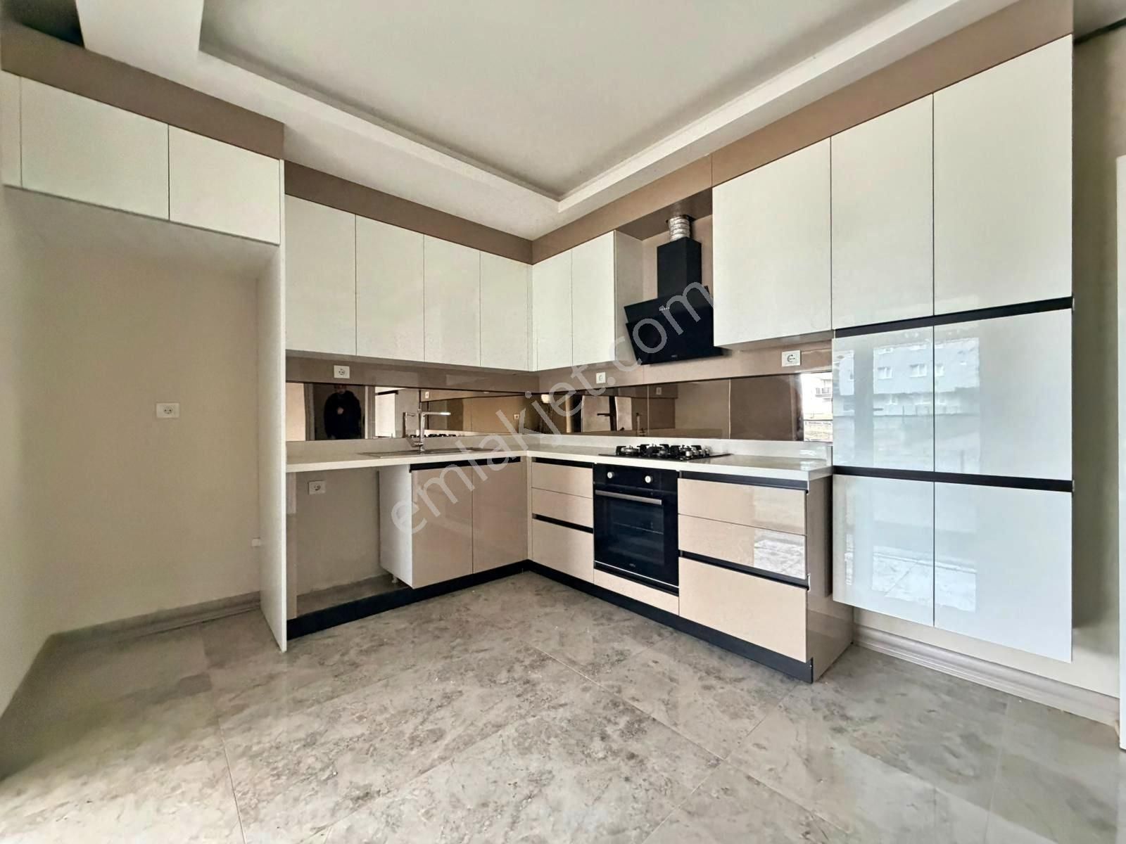 Yuvam'dan Ön Cephe İşçilik Harikası Giyinme Odalı Mega Lüks 3+1 - Görsel 16