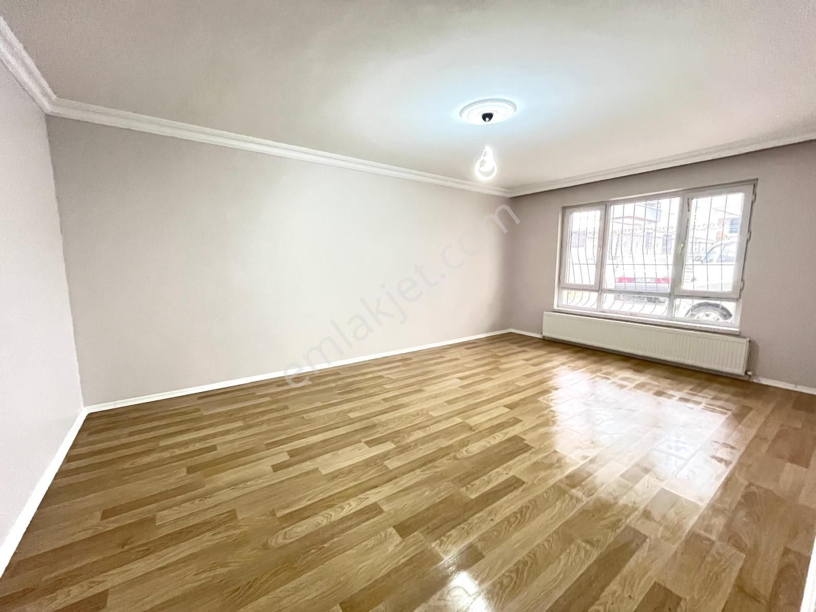 Mamak - Başak Mahallesinde Caddeye Yakın Yapılı 3+1 Satılık Fırsat Dairesi !!!