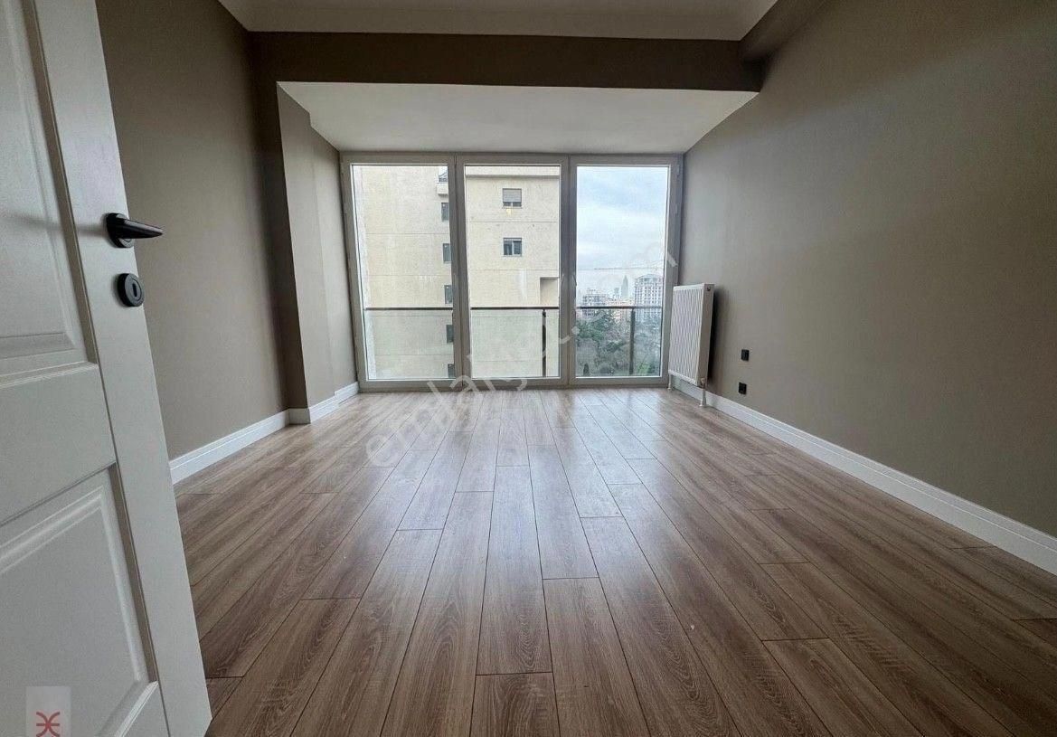 Erenköy Ömerpaşada Oyuncakbmüzesi Yanı Havuzlu 2017 Yapımı 2+1 Şık Daire... - Görsel 12