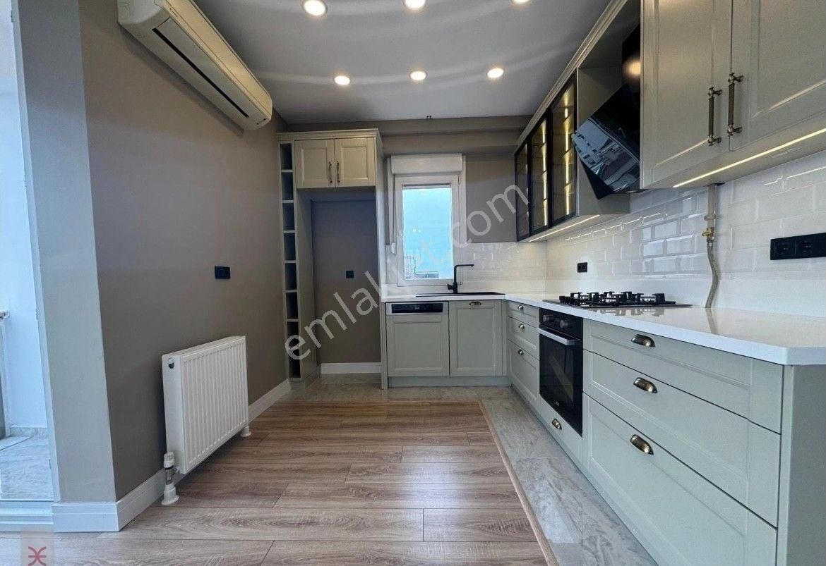 Erenköy Ömerpaşada Oyuncakbmüzesi Yanı Havuzlu 2017 Yapımı 2+1 Şık Daire... - Görsel 10