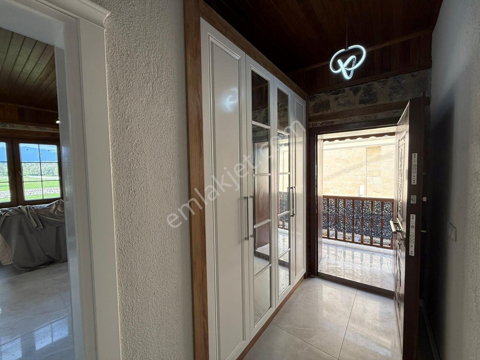 Müstakil Yaşam - Şömineli - Özel Tasarım Villa - Görsel 18