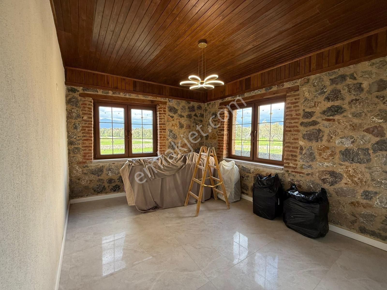 Müstakil Yaşam - Şömineli - Özel Tasarım Villa - Görsel 20