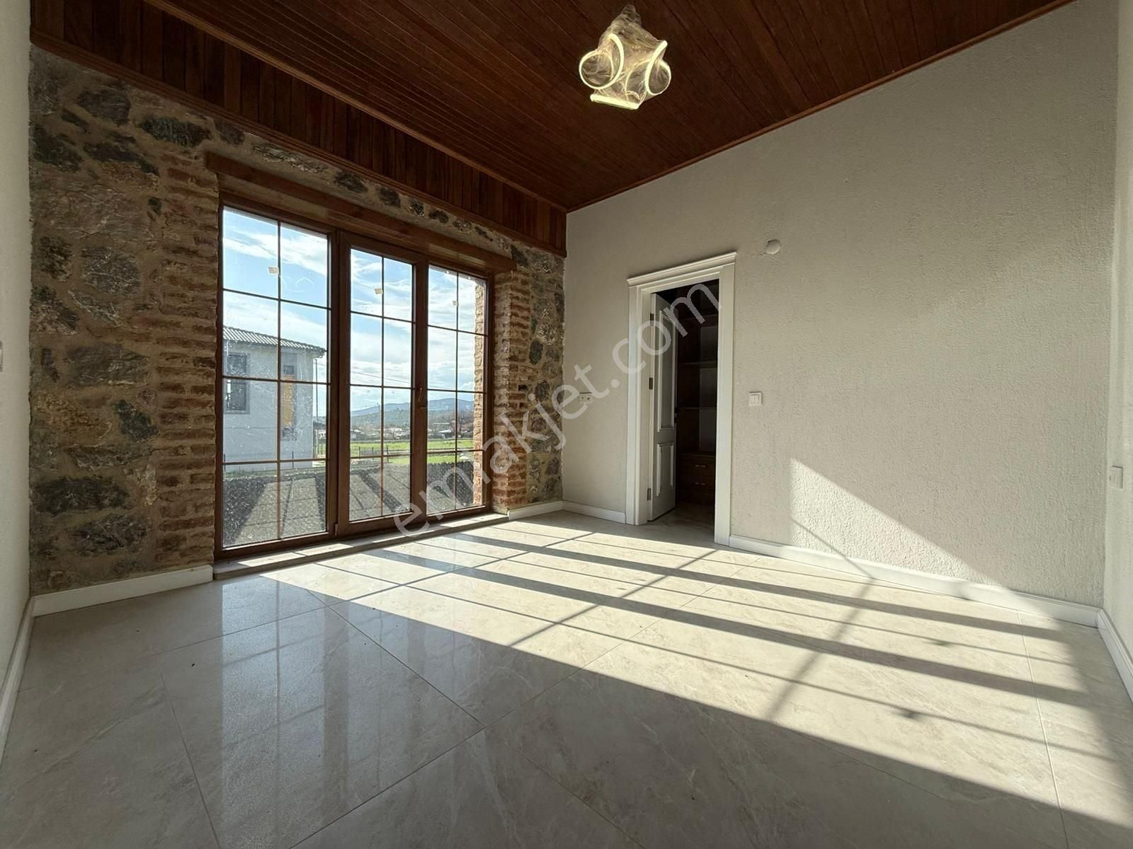 Müstakil Yaşam - Şömineli - Özel Tasarım Villa - Görsel 26