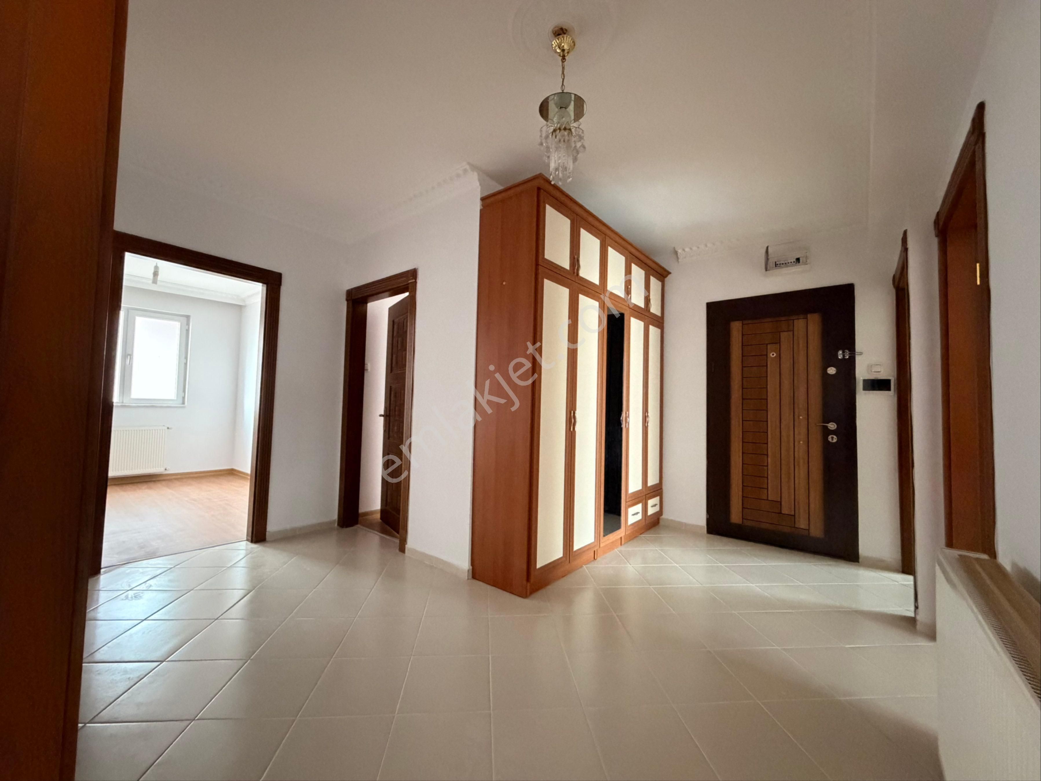 Fırsat Uyanış Mah Asansörlü Ebeveyn Banyolu Yeni Binada 4+1 - Görsel 9