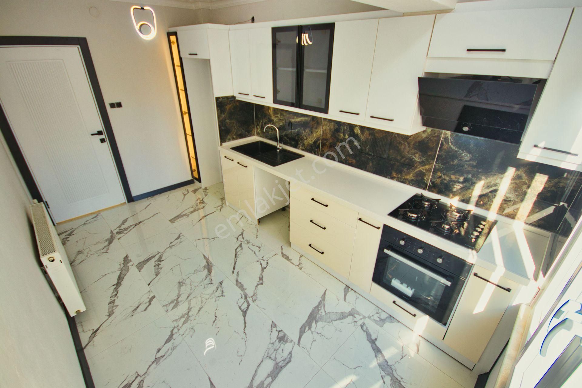 🛑🛑aktiften Akçay Merkezde Satılık Hayatınızı Kolaylaştıracak Lüx Arakat 2+1daire