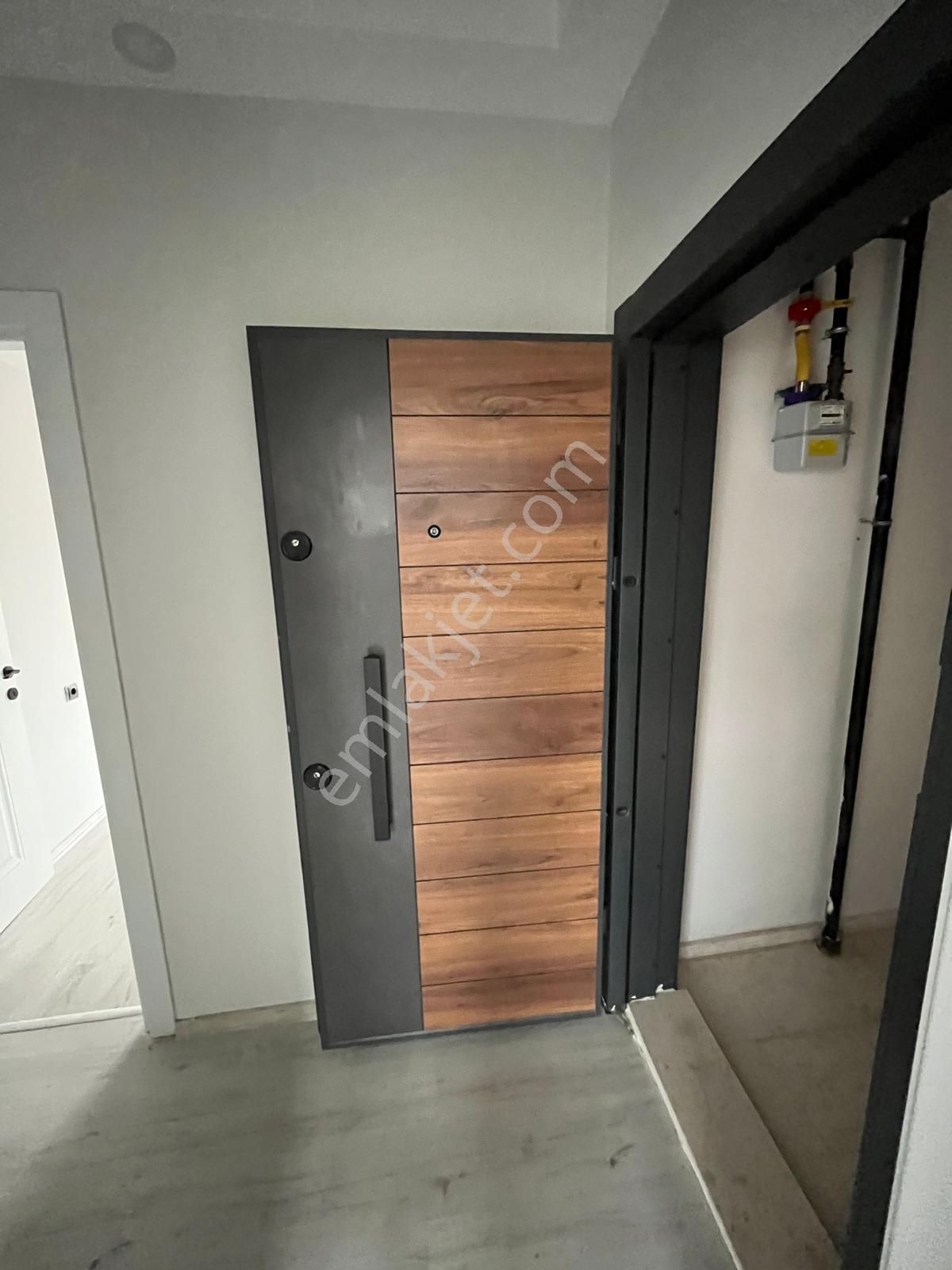 Söke Yenicami'de Yerden Isıtmalı, Ara Kat Sıfır 2+1 Daire - Görsel 3