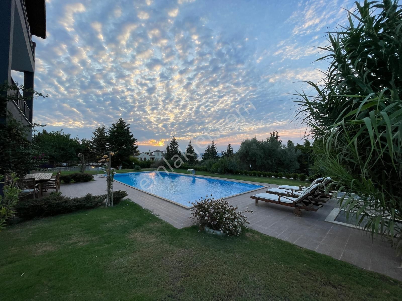 Urla Kalabak'ta, Müstakil Havuzlu Ve Tenis Kortlu Satılık Villa - Görsel 28