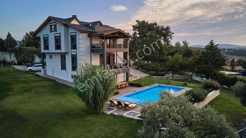 Urla Kalabak'ta, Müstakil Havuzlu Ve Tenis Kortlu Satılık Villa - Görsel 17