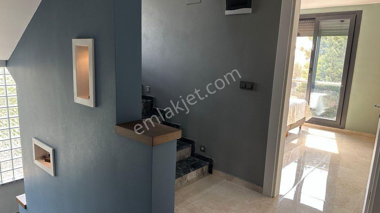 Urla Kalabak'ta, Müstakil Havuzlu Ve Tenis Kortlu Satılık Villa - Görsel 25