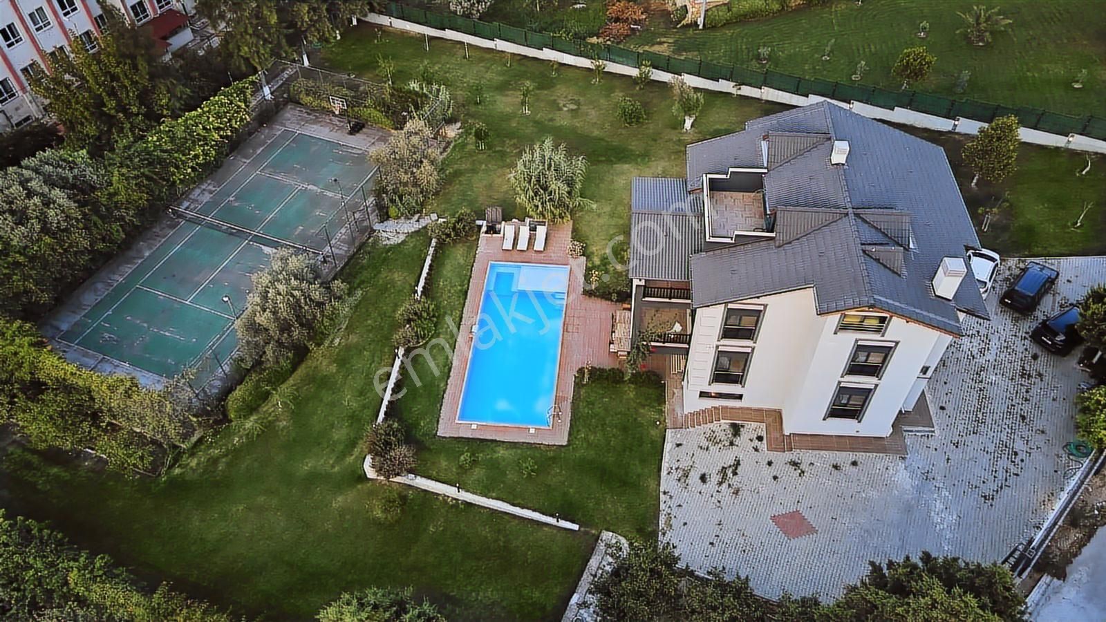 Urla Kalabak'ta, Müstakil Havuzlu Ve Tenis Kortlu Satılık Villa - Görsel 11