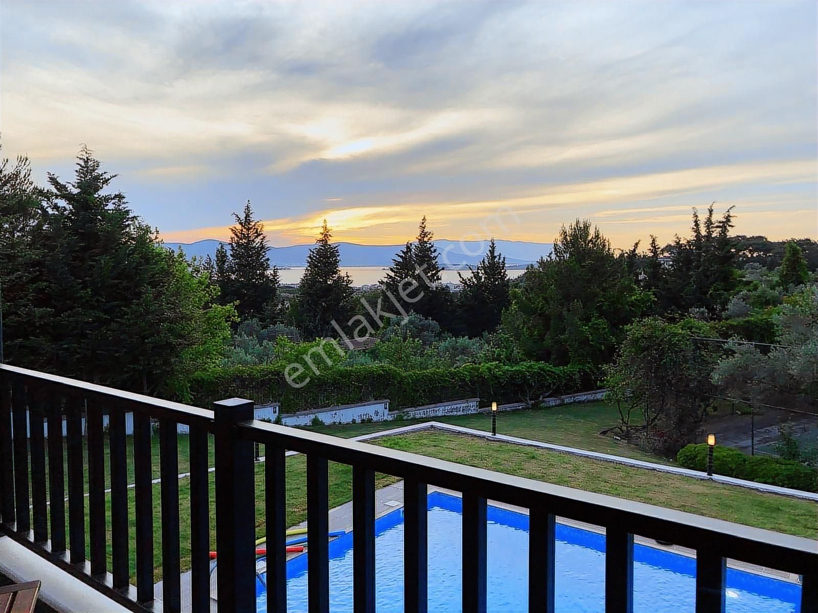 Urla Kalabak'ta, Müstakil Havuzlu Ve Tenis Kortlu Satılık Villa - Görsel 2