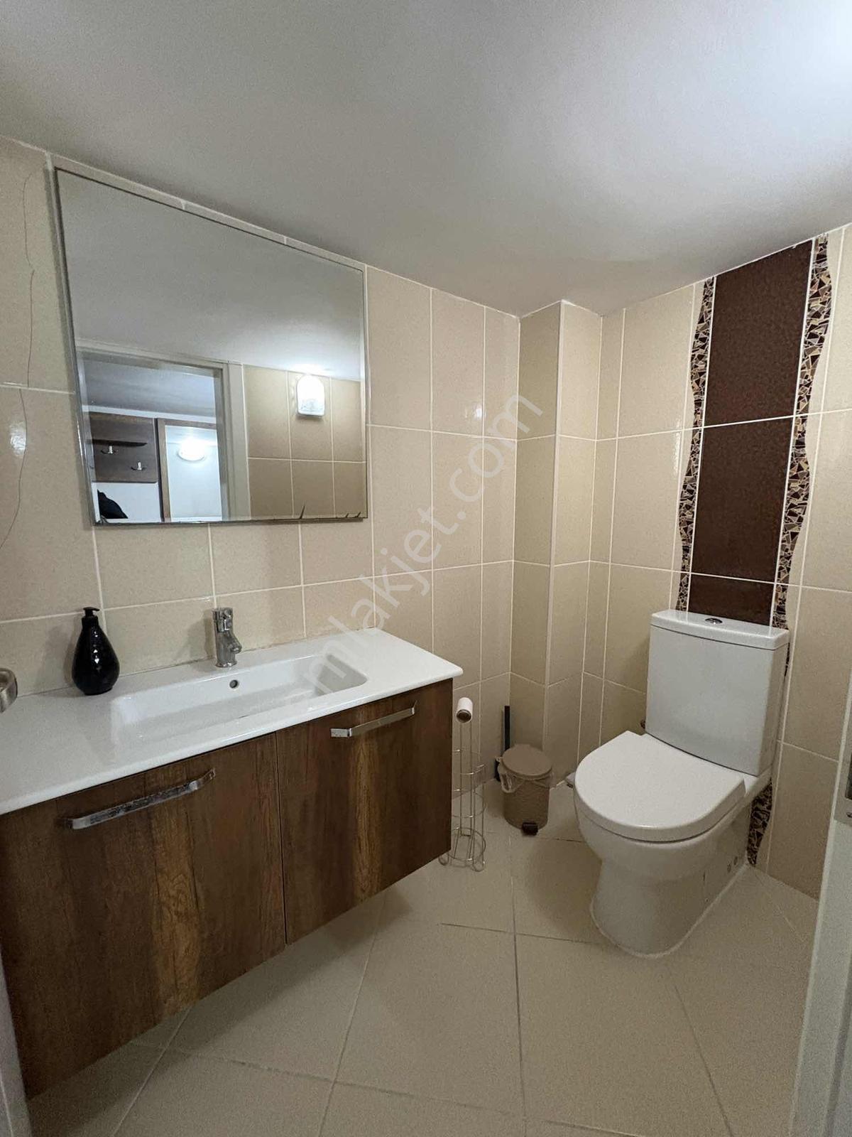 Merkezde Mavi Yaka Sitesinin En Büyüğü 5+2 Satılık Villa - Görsel 24