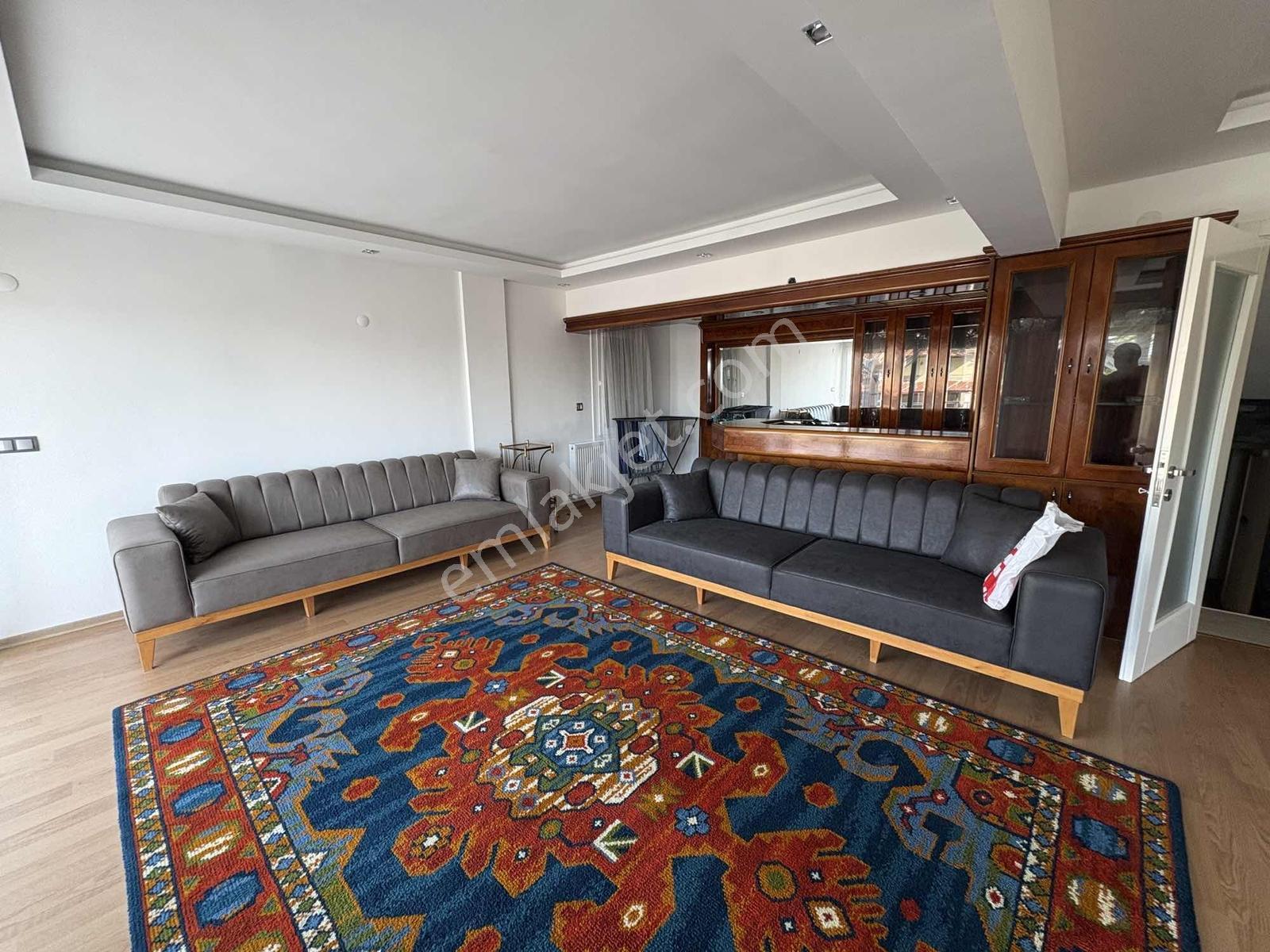 Merkezde Mavi Yaka Sitesinin En Büyüğü 5+2 Satılık Villa - Görsel 28