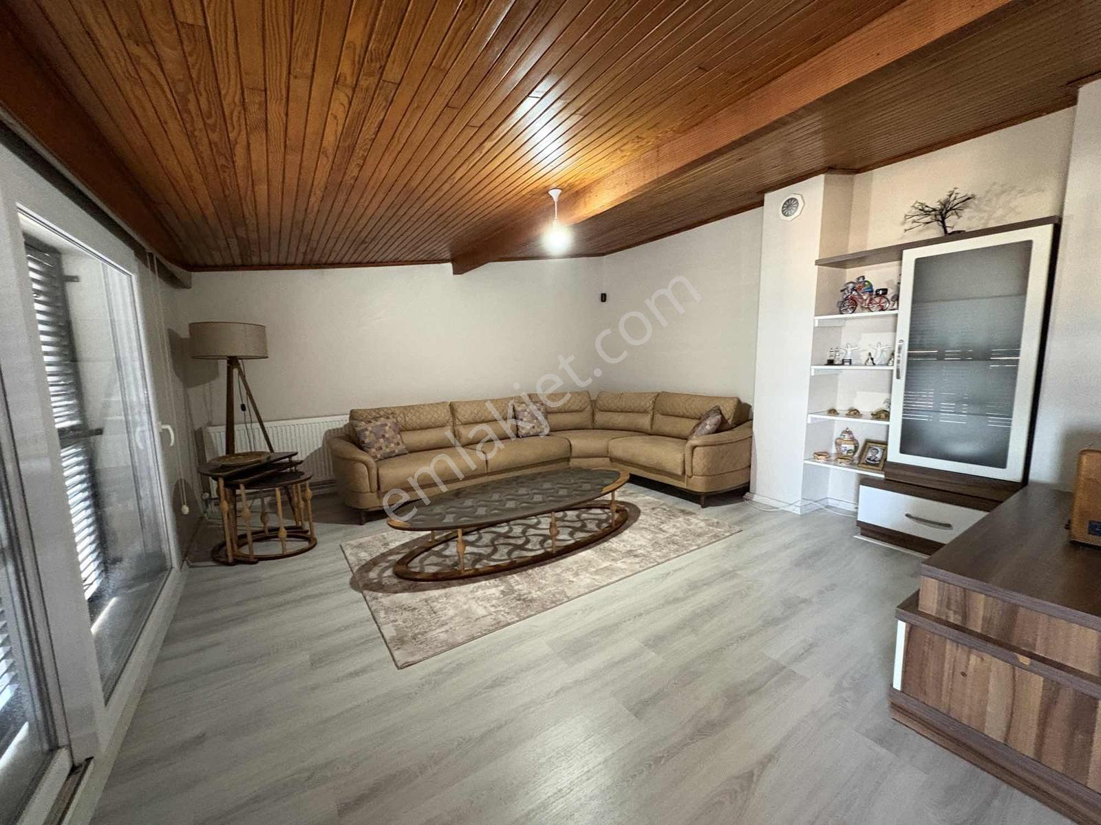 Merkezde Mavi Yaka Sitesinin En Büyüğü 5+2 Satılık Villa - Görsel 35